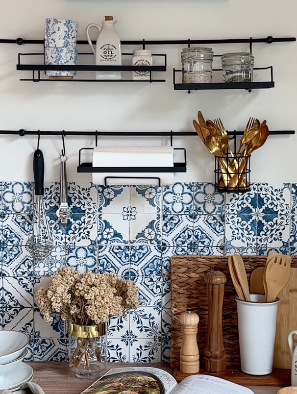 Organiza tu cocina con accesorios colgantes