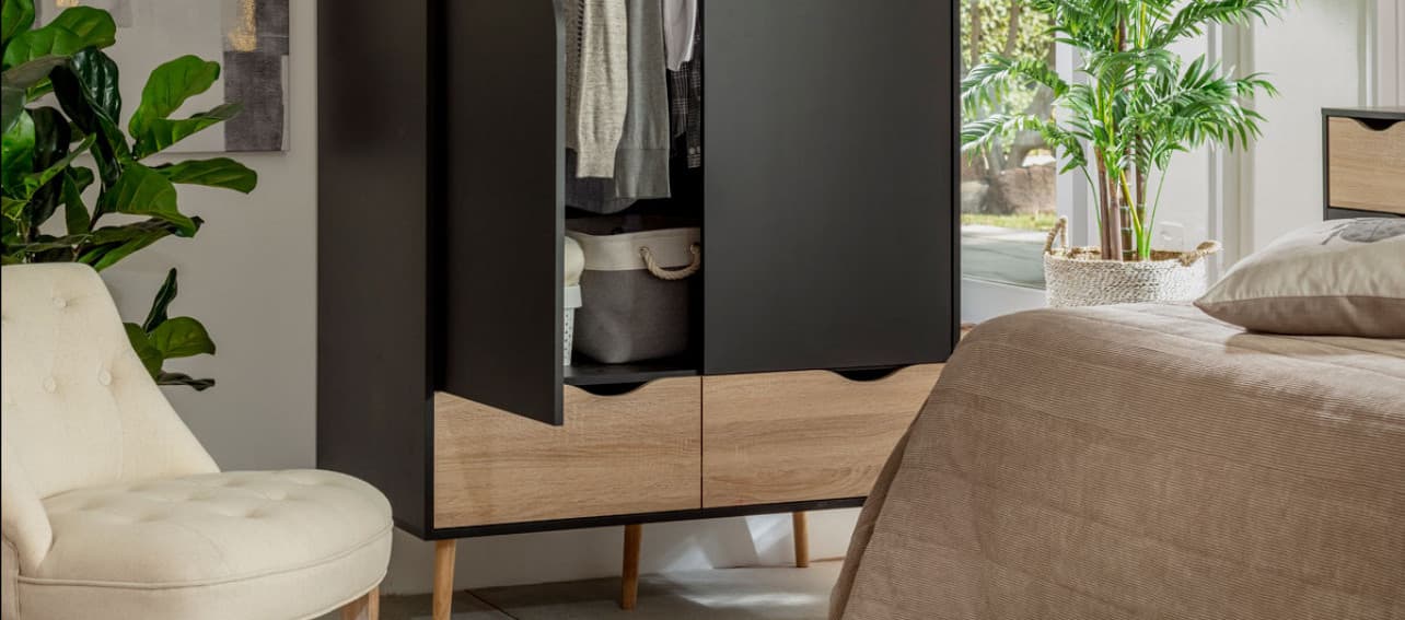 10 ideas para organizar tu ropa y no dejarla sobre tu silla del dormitorio