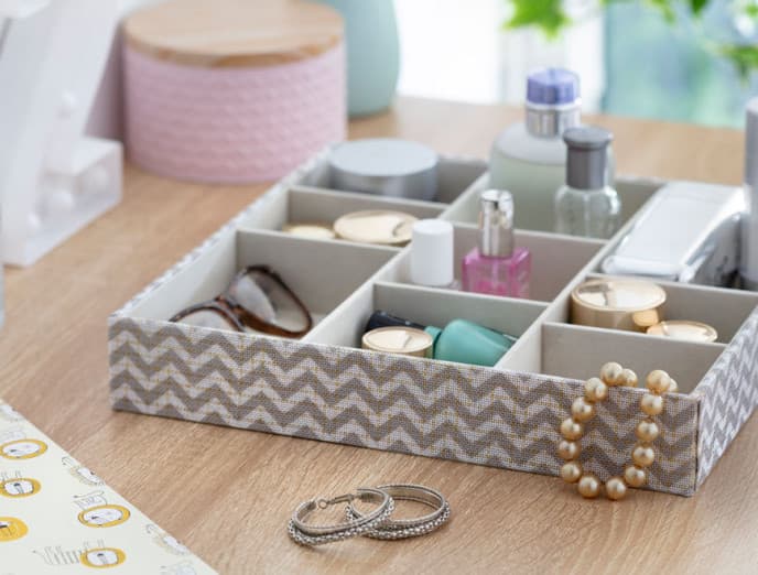 12 cajas y colgadores que te ayudarán a organizar un clóset fácilmente