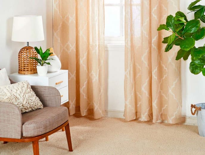 8 ideas de cortinas de tela y roller para espacios pequeños